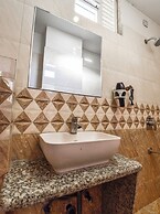 Sky Blu Hotel and Rooftop Restaurant