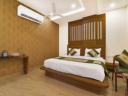 Sky Blu Hotel and Rooftop Restaurant