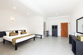 Palazzo Beach Hikkaduwa