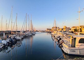 Stylish Stay by Serignan Sea