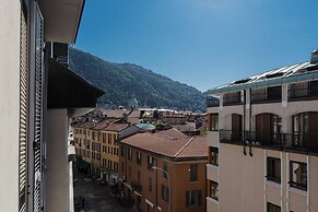 Garibaldi 24 Apartments by Rent all Como