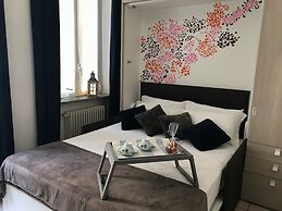 Garibaldi 24 Apartments by Rent all Como