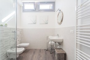 Garibaldi 24 Apartments by Rent all Como