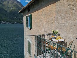 Deriva Apartment on Careno's Beach by Rent all Como