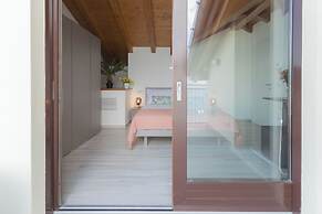 Dream Lake Apartments by Rent all Como