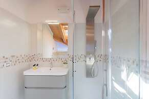 Dream Lake Apartments by Rent all Como