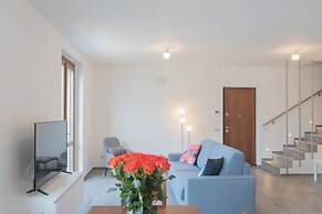 Dream Lake Apartments by Rent all Como