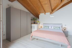 Dream Lake Apartments by Rent all Como