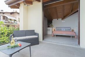 Dream Lake Apartments by Rent all Como