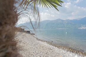 Dream Lake Apartments by Rent all Como