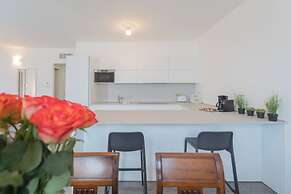 Dream Lake Apartments by Rent all Como