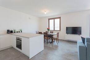 Dream Lake Apartments by Rent all Como