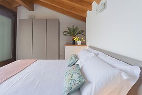 Dream Lake Apartments by Rent all Como