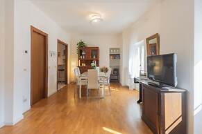 Linda Apartments by Rent all Como