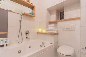 Linda Apartments by Rent all Como