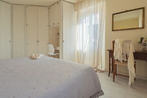 Linda Apartments by Rent all Como