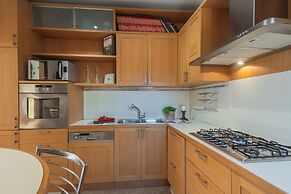 Linda Apartments by Rent all Como