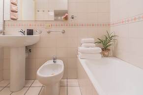 Linda Apartments by Rent all Como