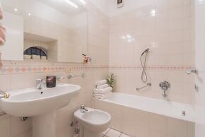 Linda Apartments by Rent all Como