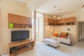 Linda Apartments by Rent all Como