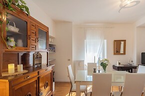 Linda Apartments by Rent all Como