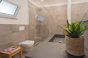 Residenza Maxim With Pool by Rent all Como