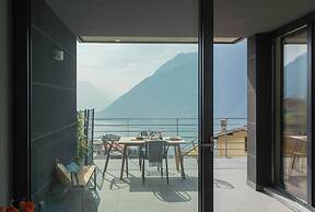 Residenza Maxim With Pool by Rent all Como