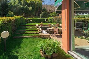 Vico Garden-203 by Rent all Como