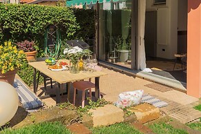 Vico Garden-203 by Rent all Como