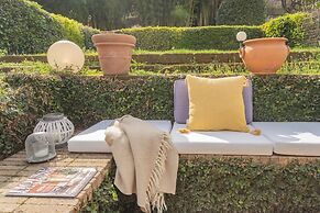 Vico Garden-203 by Rent all Como