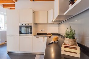 Vico Garden-203 by Rent all Como