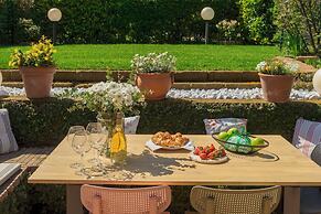 Vico Garden-203 by Rent all Como