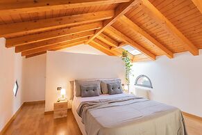 Vico Garden-203 by Rent all Como