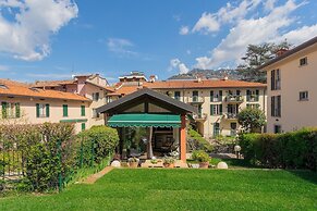 Vico Garden-203 by Rent all Como