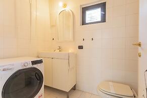 Vico Garden-203 by Rent all Como