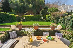 Vico Garden-203 by Rent all Como