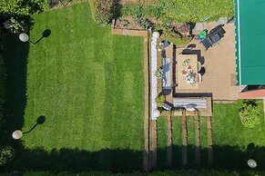 Vico Garden-203 by Rent all Como