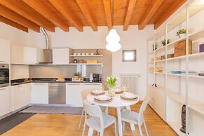 Vico Garden-203 by Rent all Como