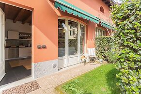 Vico Garden-203 by Rent all Como