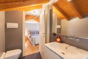 Vico Garden-203 by Rent all Como