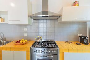 Casa Corbu by Rent all Como