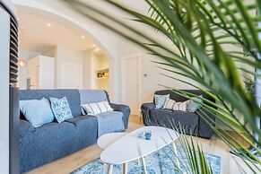 Lakeview Apartments by Rent All Como