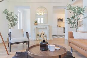 Lakeview Apartments by Rent All Como