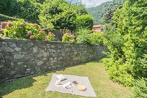 Lakeview Apartments by Rent All Como