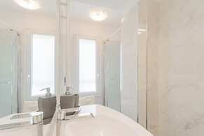 Lakeview Apartments by Rent All Como