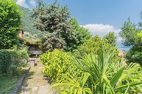 Lakeview Apartments by Rent All Como