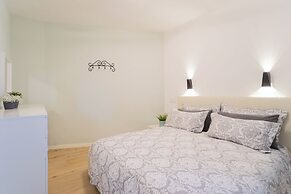 Lakeview Apartments by Rent All Como