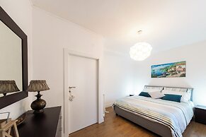 Family Nest on Lake Como by Rent all Como