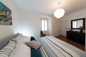 Family Nest on Lake Como by Rent all Como