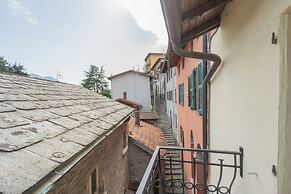 Urio's Castle Suites by Rent all Como